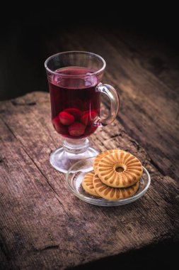 kurabiye plaka ve çay