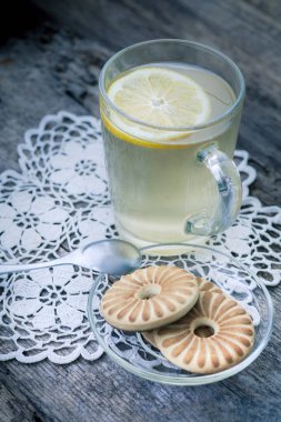 cam Kupası'nda limonata 