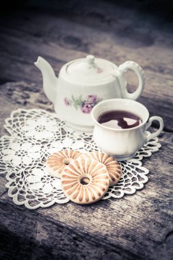 kurabiye plaka ve çay