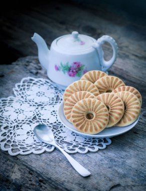 kurabiye plaka ve çay