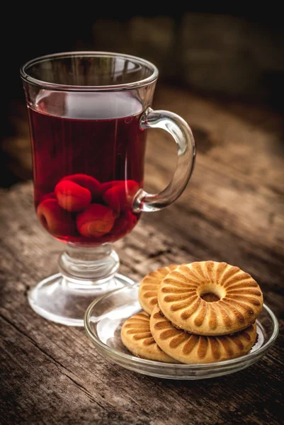 kurabiye plaka ve çay