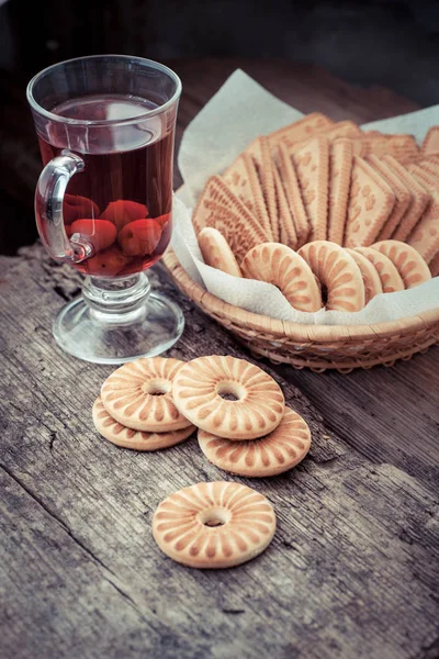 kurabiye plaka ve çay