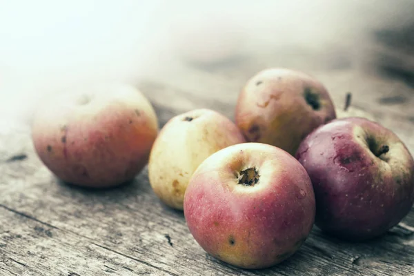 生の完熟りんご — ストック写真