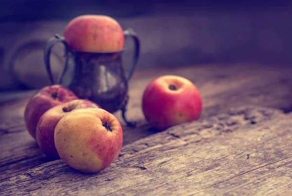 Manzanas maduras crudas — Foto de Stock