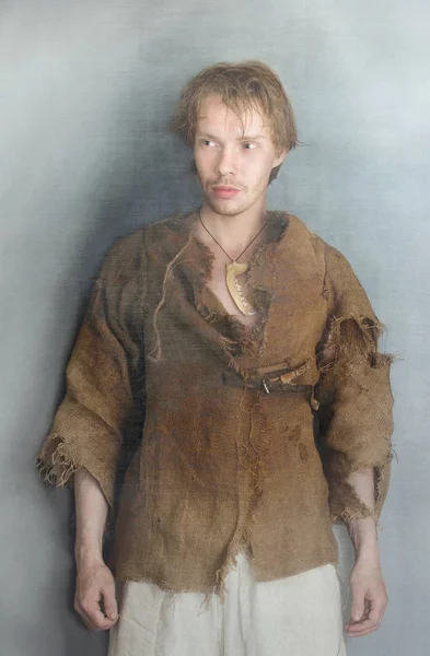 Mladý Muž Kostýmu Středověký Rolník — Stock fotografie