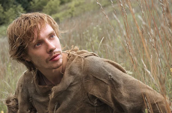 bir ortaçağ şekilde bir adam portresi