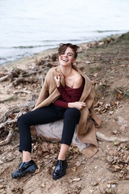 Deniz kenarına Sonbahar geldi