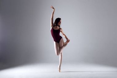 Karanlıkta Dans balerin