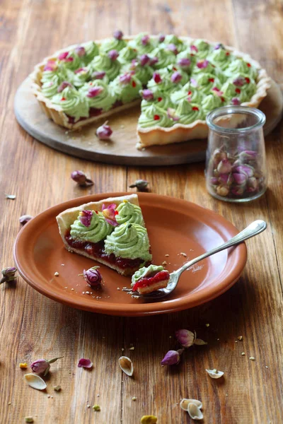 Tarte à la pistache aux fraises sauvages — Photo