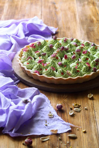 Wild Strawberry Pistachio Tart — Stock Photo, Image