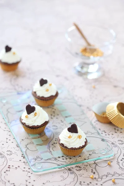 Mini cupcakes de vainilla de chocolate — Foto de Stock