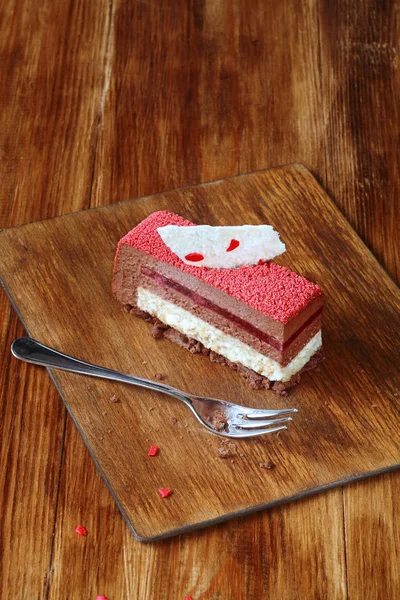Kawałek placu współczesnej Mousse Cake — Zdjęcie stockowe