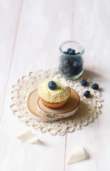 Cupcake con arándanos — Foto de Stock