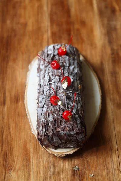 Chocolate Cherry Yule Log — Stock Photo, Image