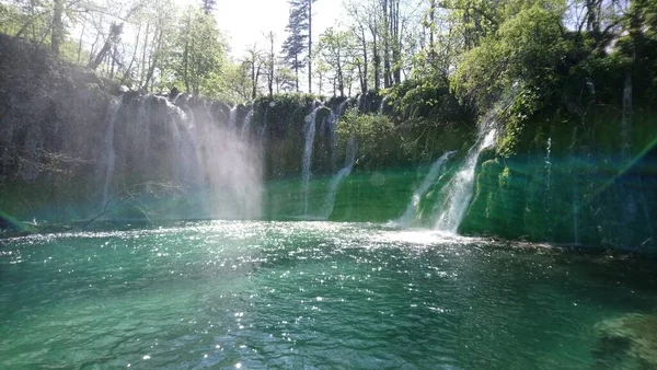 Horvátország Plitvicei Tavak Gyönyörű Vízesések Tavak Erdőben Színes Víz Természet — Stock Fotó