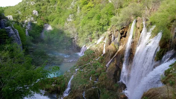 Kroatien Plitvicer Seen Schöne Wasserfälle Und Seen Wald Buntes Wasser — Stockfoto