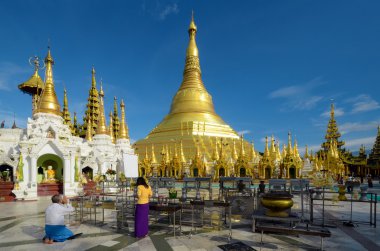 Shwedagon pagodası.