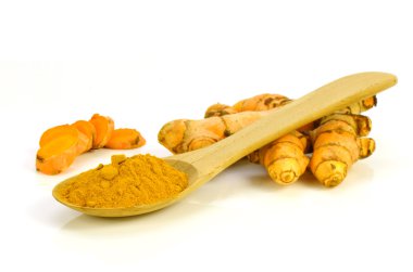 Zerdeçal kök ve zerdeçal tozu.