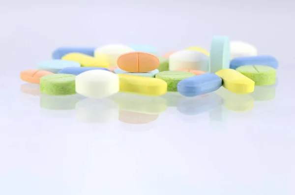 Apotheke Hintergrund, Medikamentenschablone in Pastelltönen. — Stockfoto