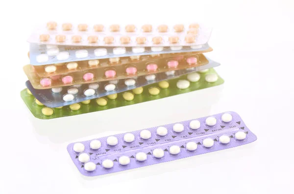 21 comprimidos píldoras anticonceptivas orales con píldora anticonceptiva oral —  Fotos de Stock