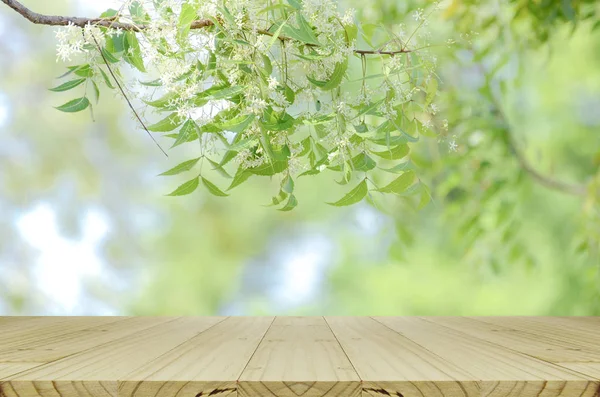 Perspektive Holz Tisch und Natur Hintergrund — Stockfoto