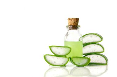 Aloe Vera kes yaprakları ve Aloe Vera Ürünler.