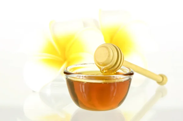 Miel orgánica de origen natural para el cuidado de la piel y alimentos saludables ingeridos —  Fotos de Stock