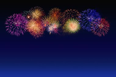 Havai fişek kutlama ve alacakaranlık gökyüzü arka plan.