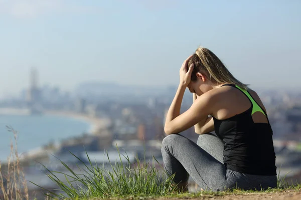 Frustrated Runner Sitting Outdoors Complaining City Outskirts Sunny Day — Stock Photo, Image