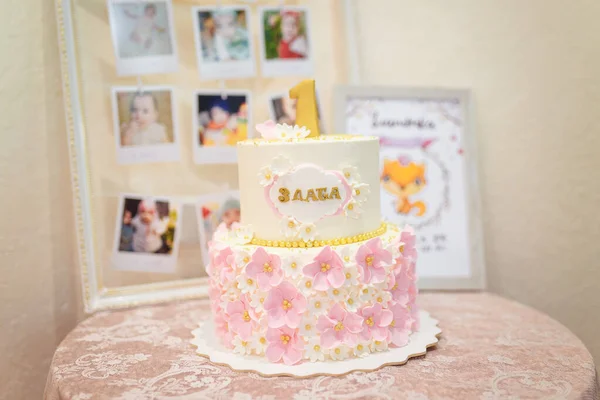 Pastel Niña Con Flores Crema Rosa Número Fiesta Primer Cumpleaños —  Fotos de Stock