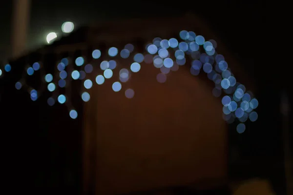 Unkonzentrierte Nachtaufnahmen Von Weihnachtsgirlanden Bokeh Der Stadt Frohes Neues Jahr — Stockfoto