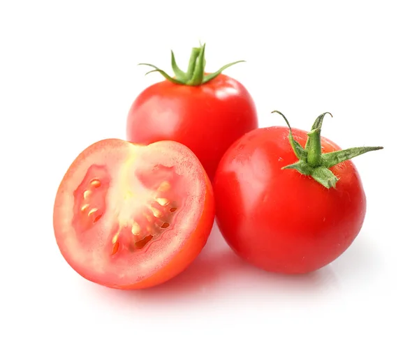 Tomate Cereja Vermelho Maduro Isolado Sobre Fundo Branco — Fotografia de Stock