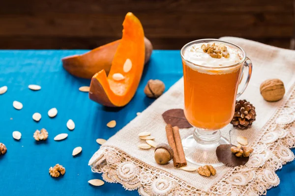 Cam kadeh içinde kabak tatlısı