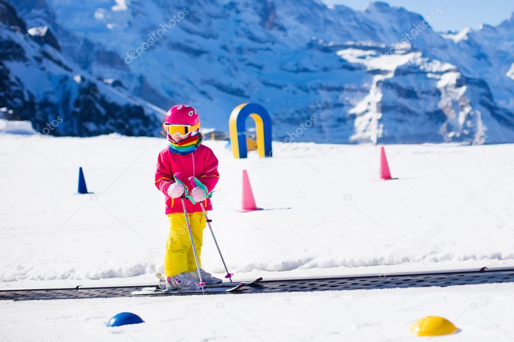 Child in ski school