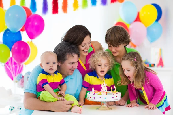 Fiesta de cumpleaños para niños —  Fotos de Stock