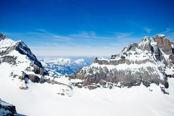 Flygfoto över schweiziska Alperna — Stockfoto