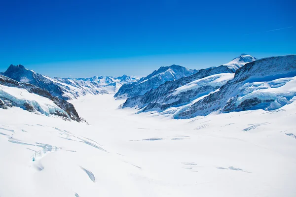Flygfoto över bergskedjan Alperna i Schweiz — Stockfoto