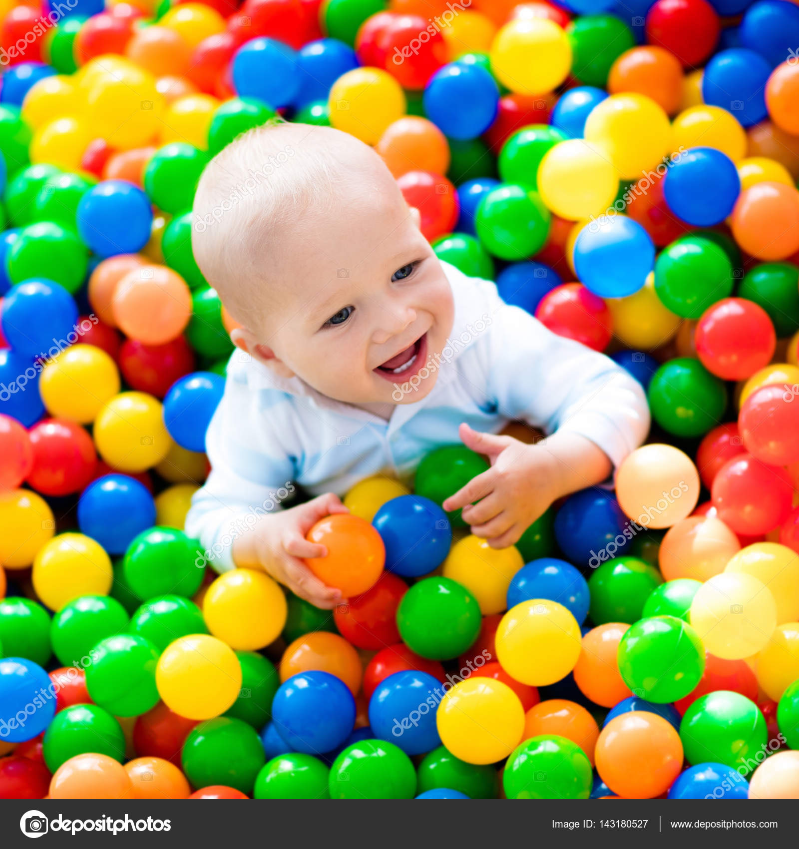 baby play ball pit