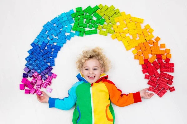 Rainbow bloki plastikowe zabawki gry dziecko — Zdjęcie stockowe