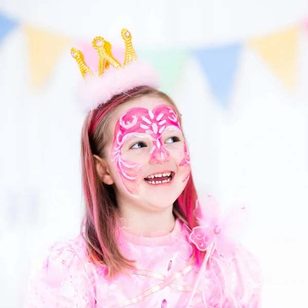 Kinderschminken für kleine Mädchen Geburtstagsfeier — Stockfoto