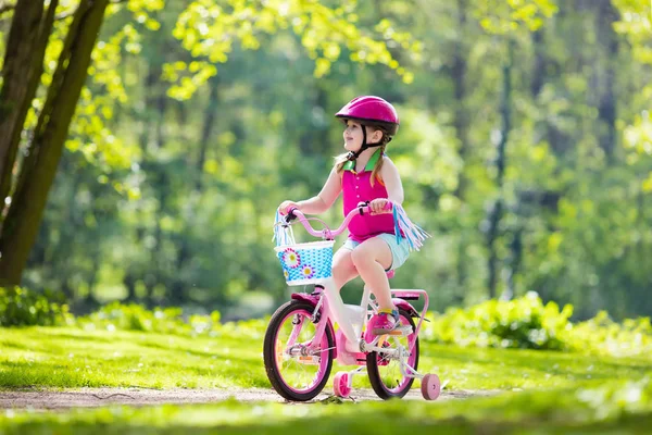 Child riding bike. Kid on bicycle. — Stock Photo, Image
