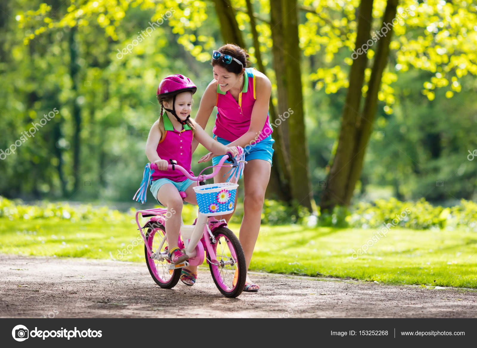 teaching child to cycle