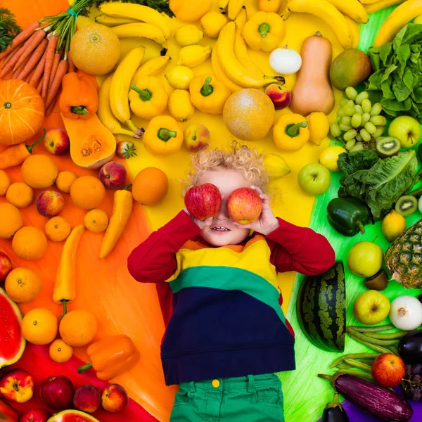 Nutrição saudável de frutas e vegetais para crianças — Fotografia de Stock