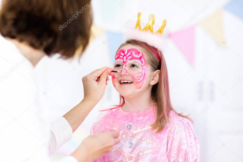 Face painting for little girl birthday party