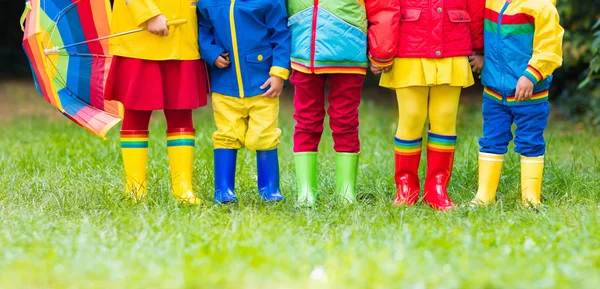 Yağmur botlar çocuklar. Lastik çizmeler çocuklar için.
