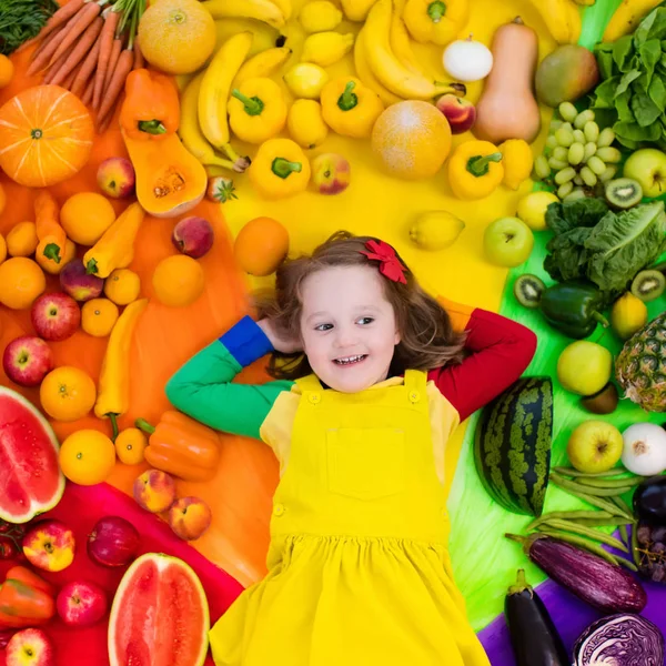 मुलांसाठी निरोगी फळ आणि भाजीपाला पोषण — स्टॉक फोटो, इमेज