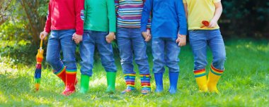 Yağmur botlar çocuklar. Lastik çizmeler çocuklar için.