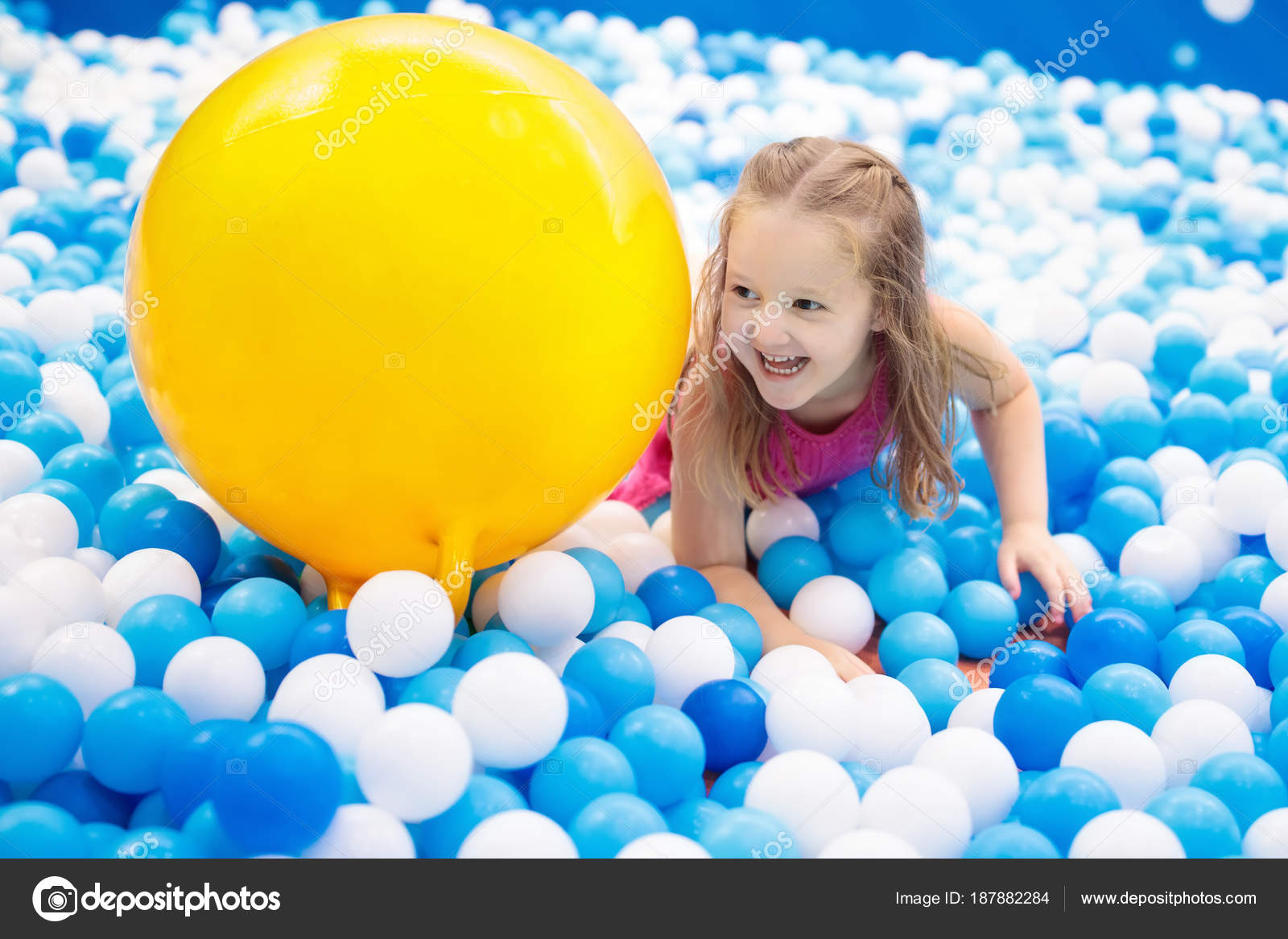 child ball pit toy