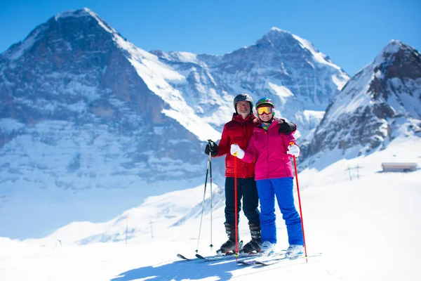 Ski and snow fun in winter mountains — Stock Photo, Image