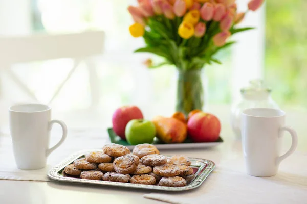 Домашнє печиво на сніданку — стокове фото